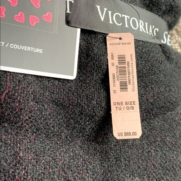 brand new Victoria’s Secret blanket - Picture 4 of 5